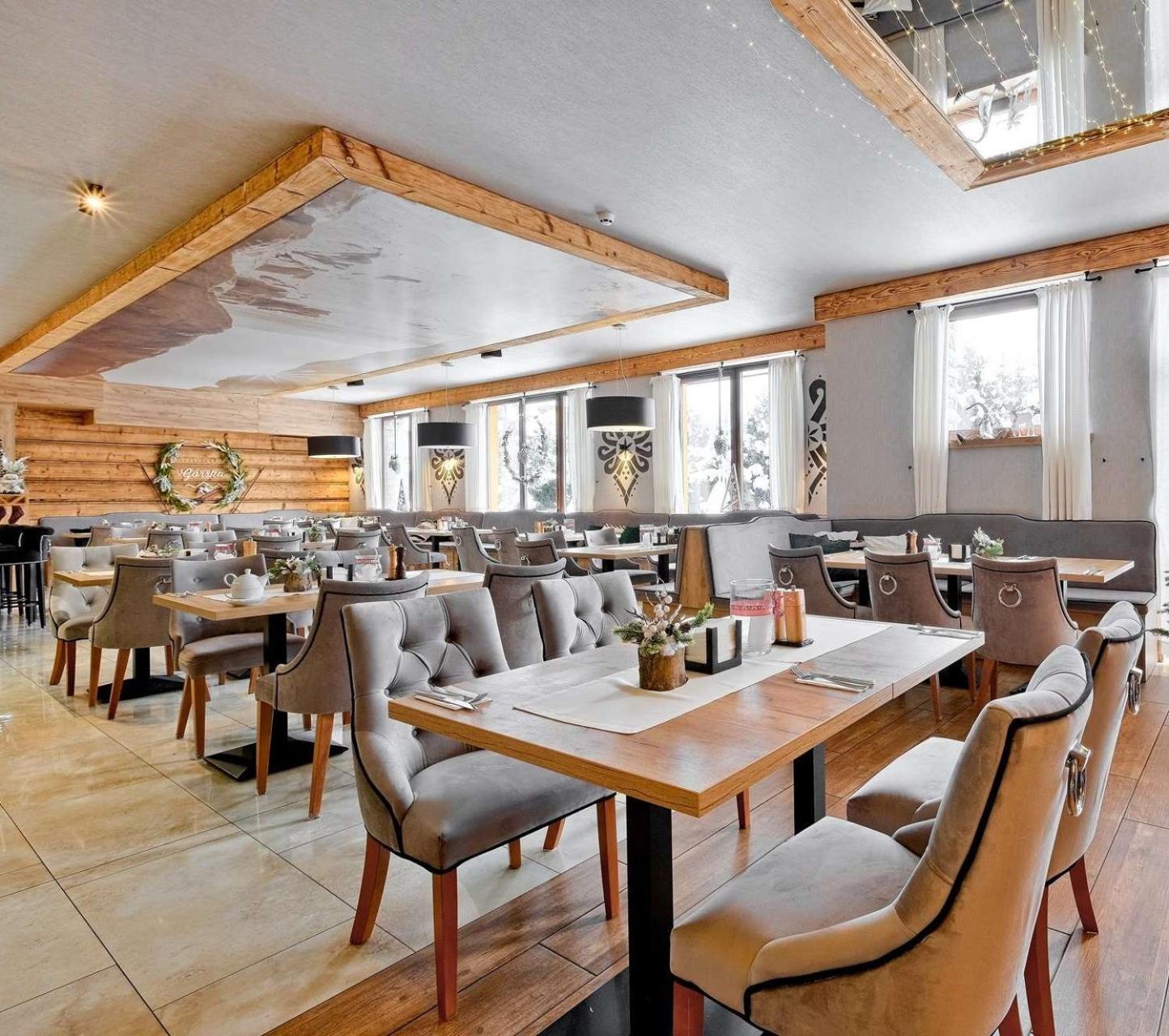 Aparthotel Goralski Spa & Restaurant ビャウカ エクステリア 写真