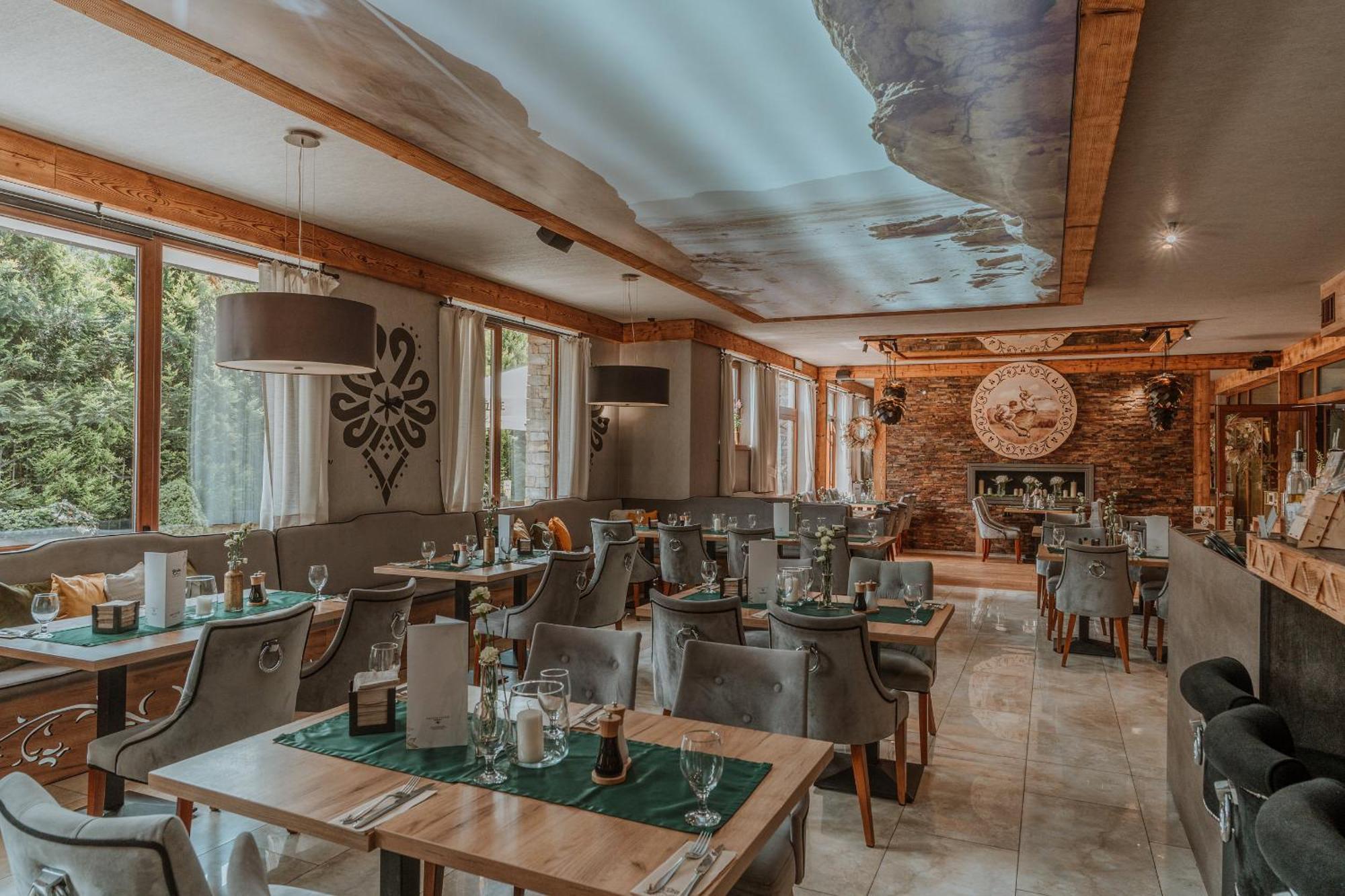 Aparthotel Goralski Spa & Restaurant ビャウカ エクステリア 写真